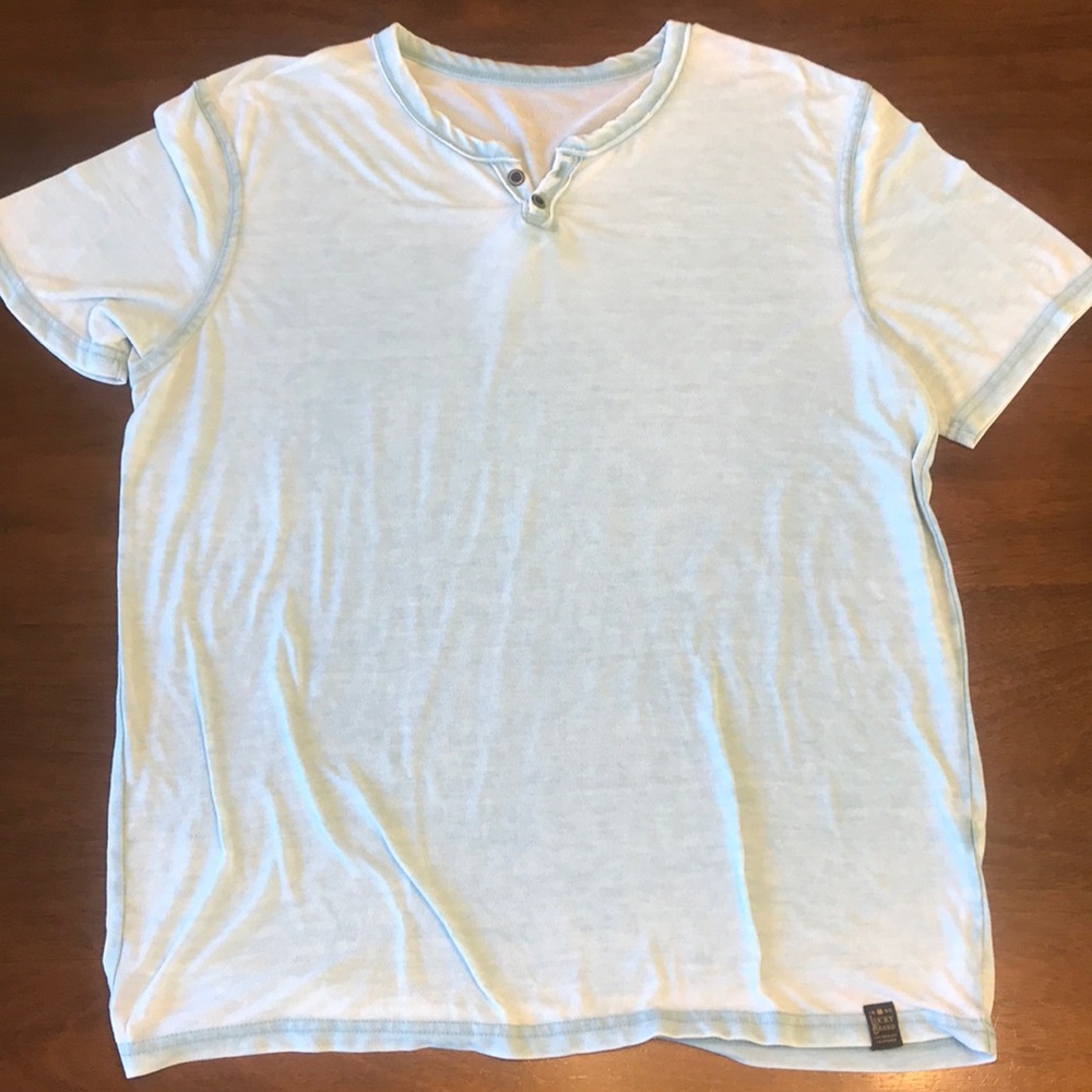 Men’s Lucky Brand t-shirt